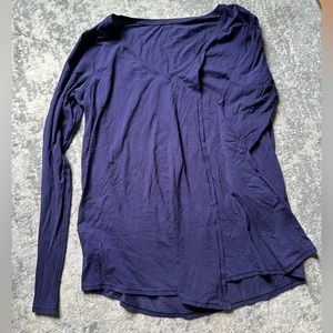 Women’s lululemon purple long sleeve shirt.